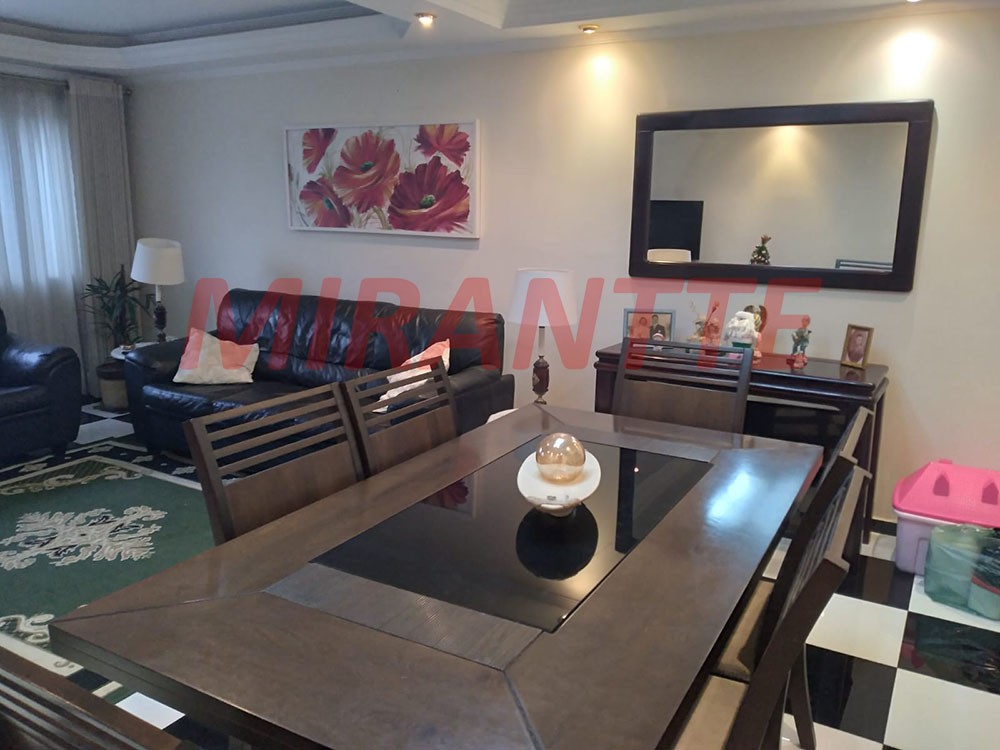 Sobrado de 280m² com 3 quartos em Parque Continental