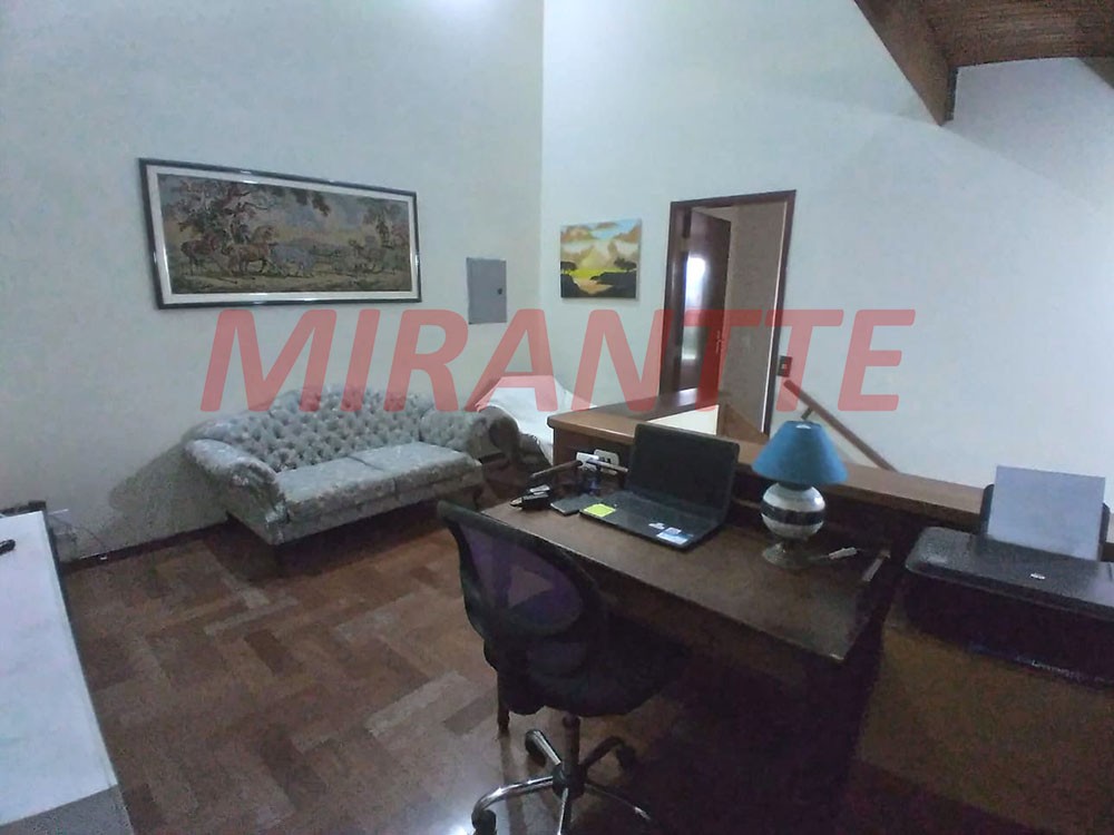 Sobrado de 280m² com 3 quartos em Parque Continental
