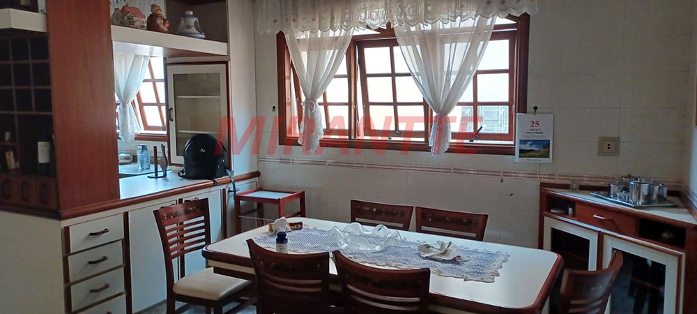 Sobrado de 421m² com 3 quartos em Vila Rosália
