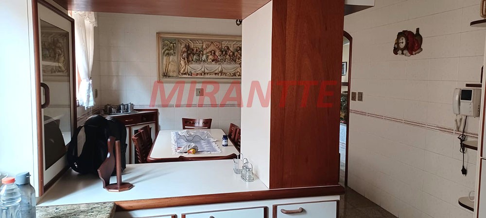 Sobrado de 421m² com 3 quartos em Vila Rosália