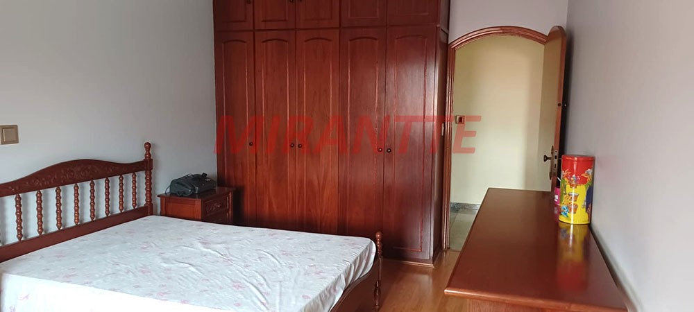 Sobrado de 421m² com 3 quartos em Vila Rosália