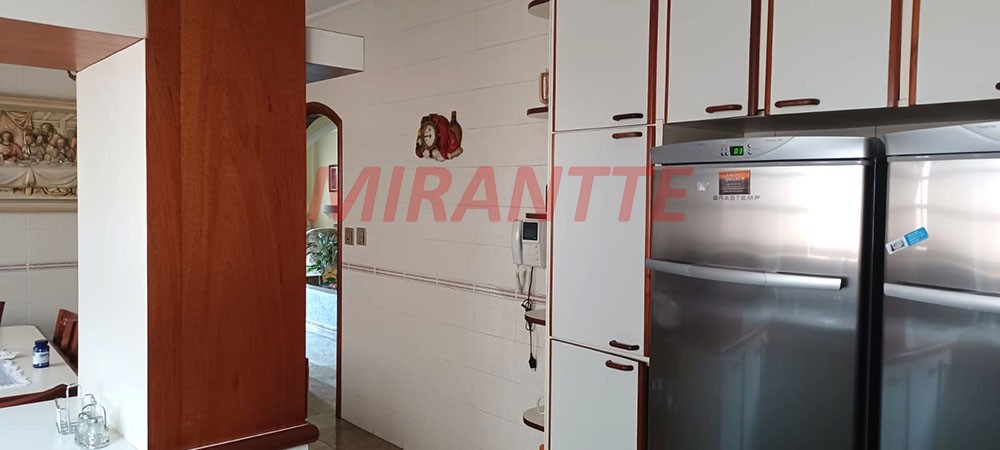Sobrado de 421m² com 3 quartos em Vila Rosália
