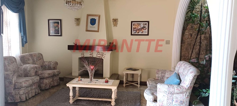 Sobrado de 421m² com 3 quartos em Vila Rosália