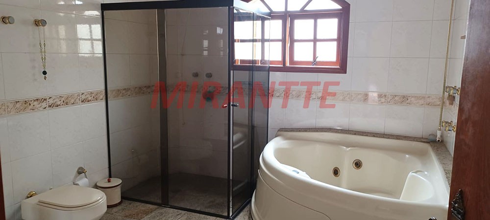 Sobrado de 421m² com 3 quartos em Vila Rosália