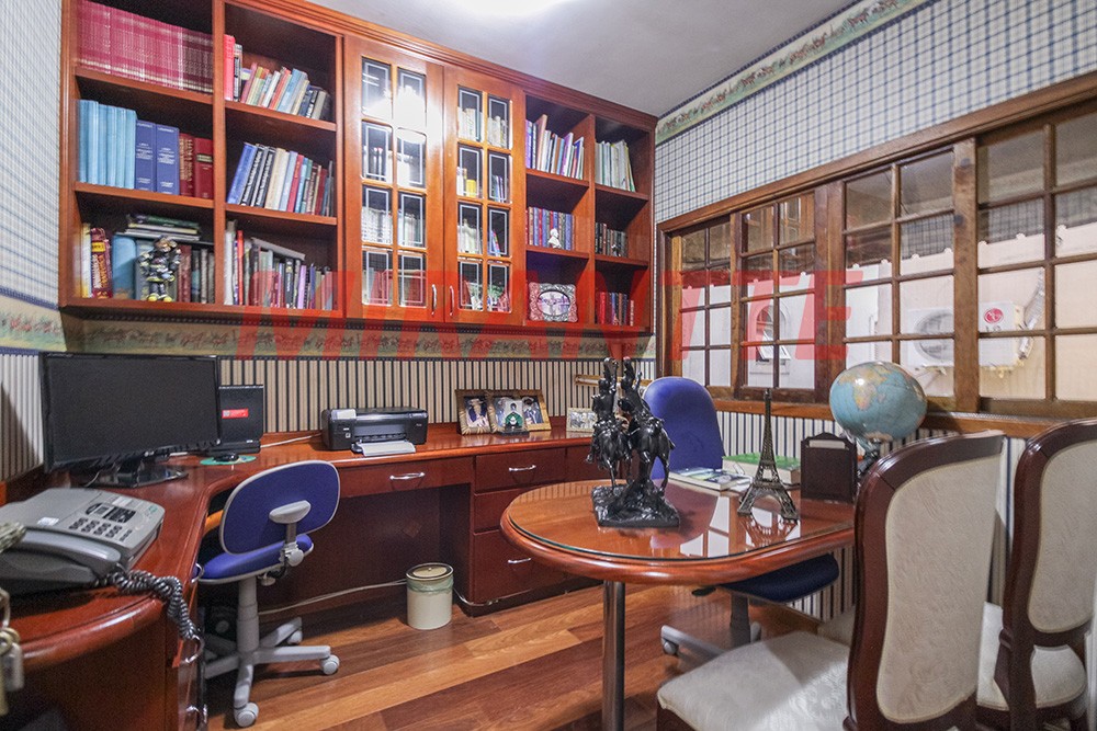 Sobrado de 501m² com 3 quartos em Horto Florestal