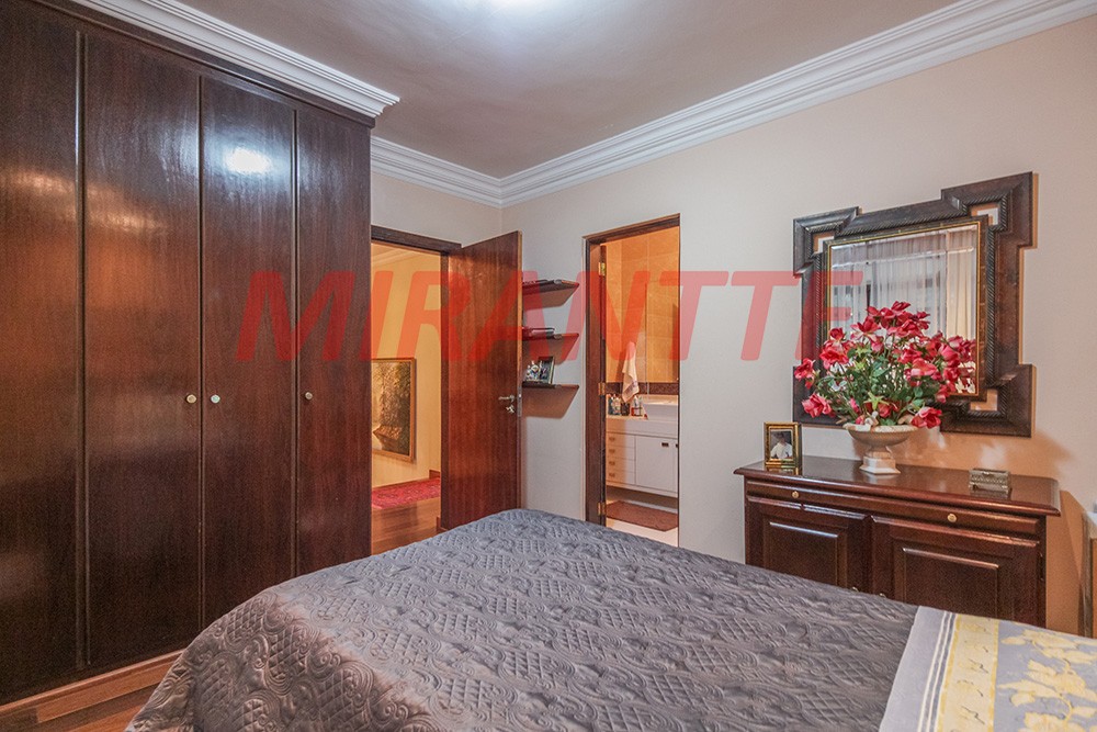 Sobrado de 501m² com 3 quartos em Horto Florestal