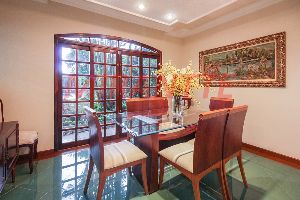 Sobrado de 501m² com 3 quartos em Horto Florestal