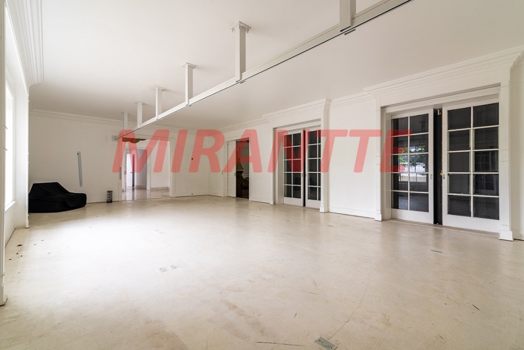 Sobrado de 956m² com 5 quartos em Cidade Jardim