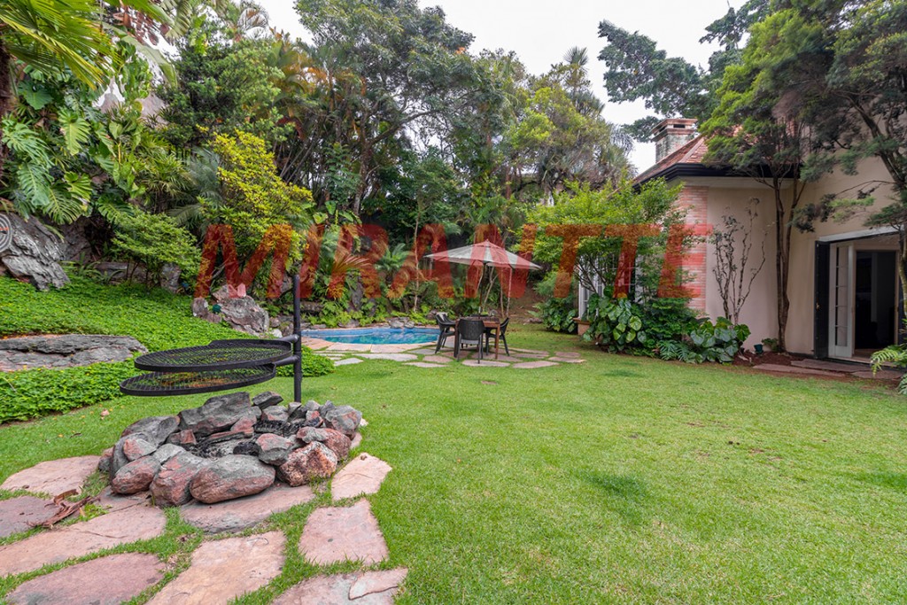 Sobrado de 956m² com 5 quartos em Cidade Jardim