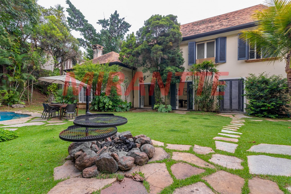 Sobrado de 956m² com 5 quartos em Cidade Jardim