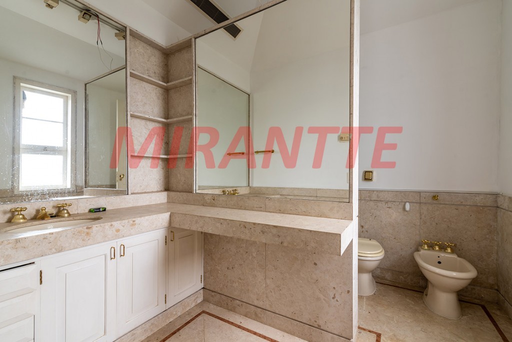 Sobrado de 956m² com 5 quartos em Cidade Jardim