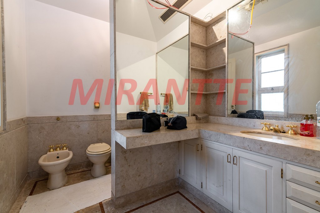 Sobrado de 956m² com 5 quartos em Cidade Jardim