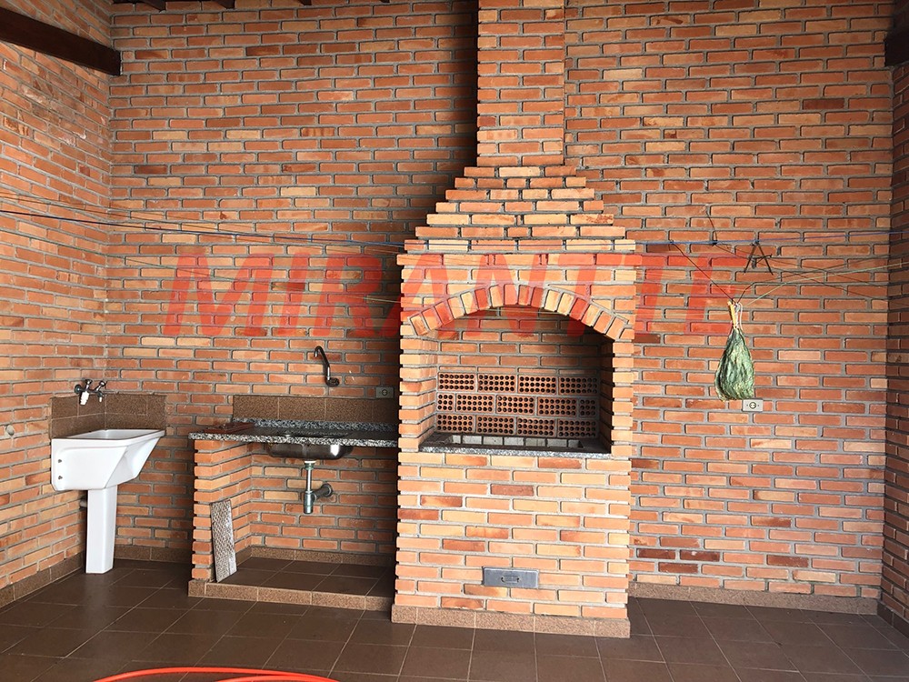 Sobrado de 142m² com 2 quartos em Imirim