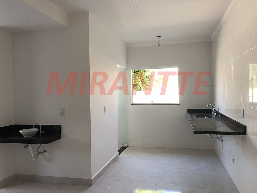 Cond. fechado de 110m² com 3 quartos em Vila Gustavo