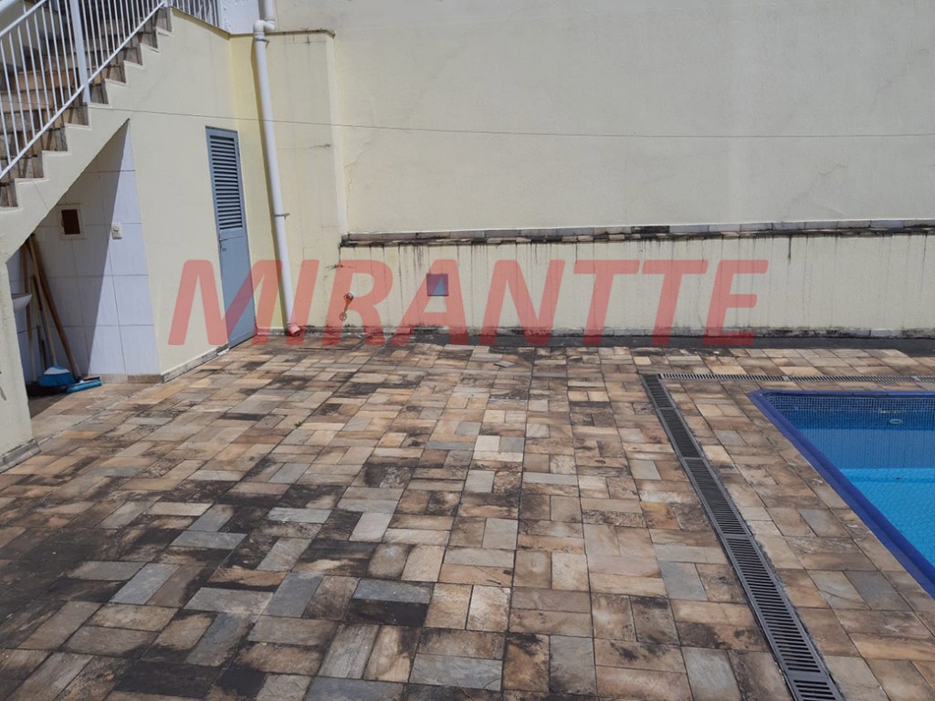 Sobrado de 220m² com 6 quartos em Vila Maria Alta