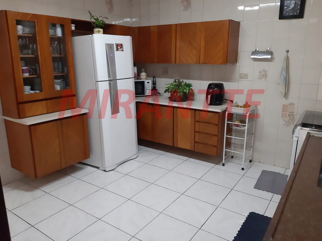 Sobrado de 220m² com 6 quartos em Vila Maria Alta