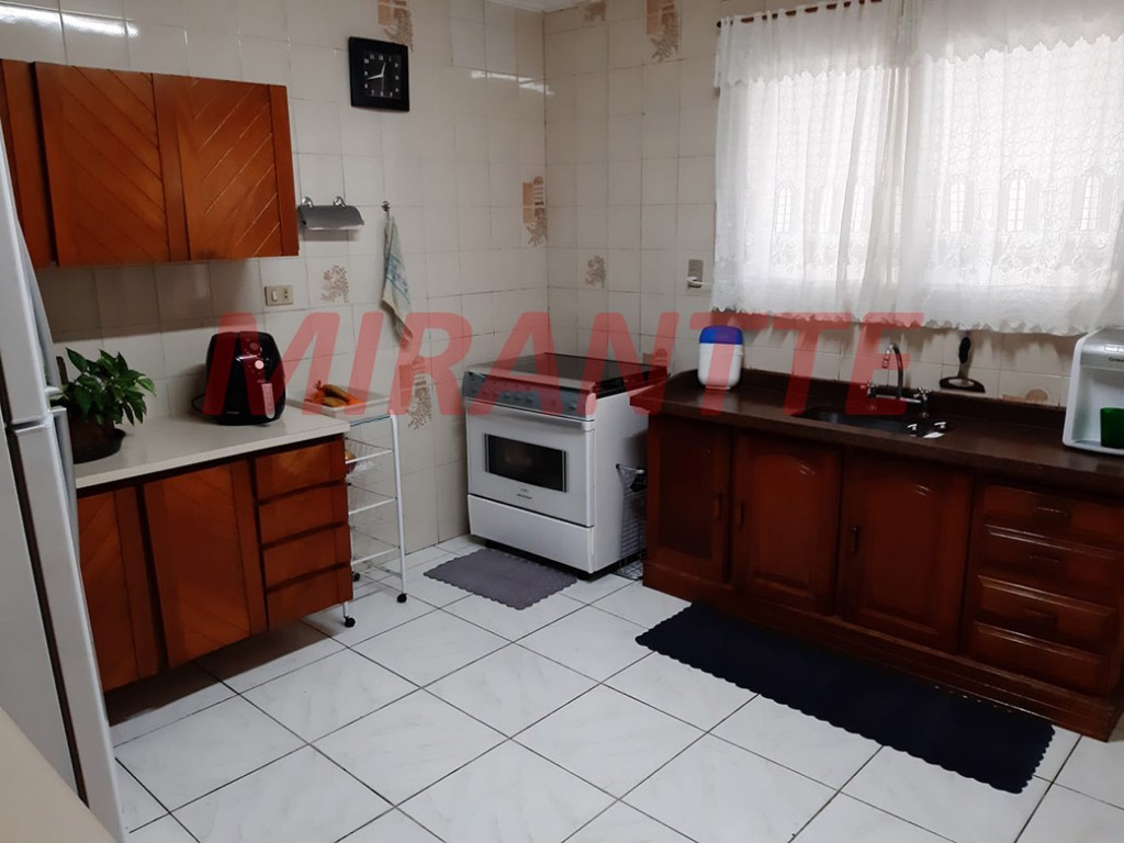 Sobrado de 220m² com 6 quartos em Vila Maria Alta