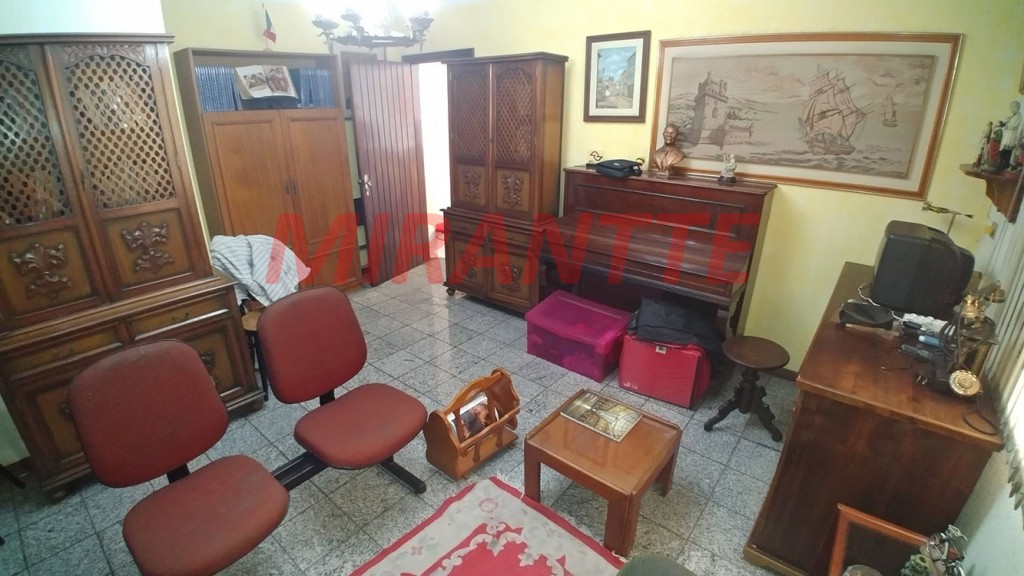 Comercial de 246m² em Vila Gopoúva