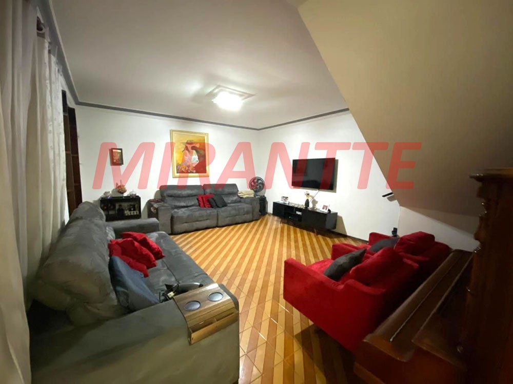 Sobrado de 261m² com 3 quartos em Vila Silveira