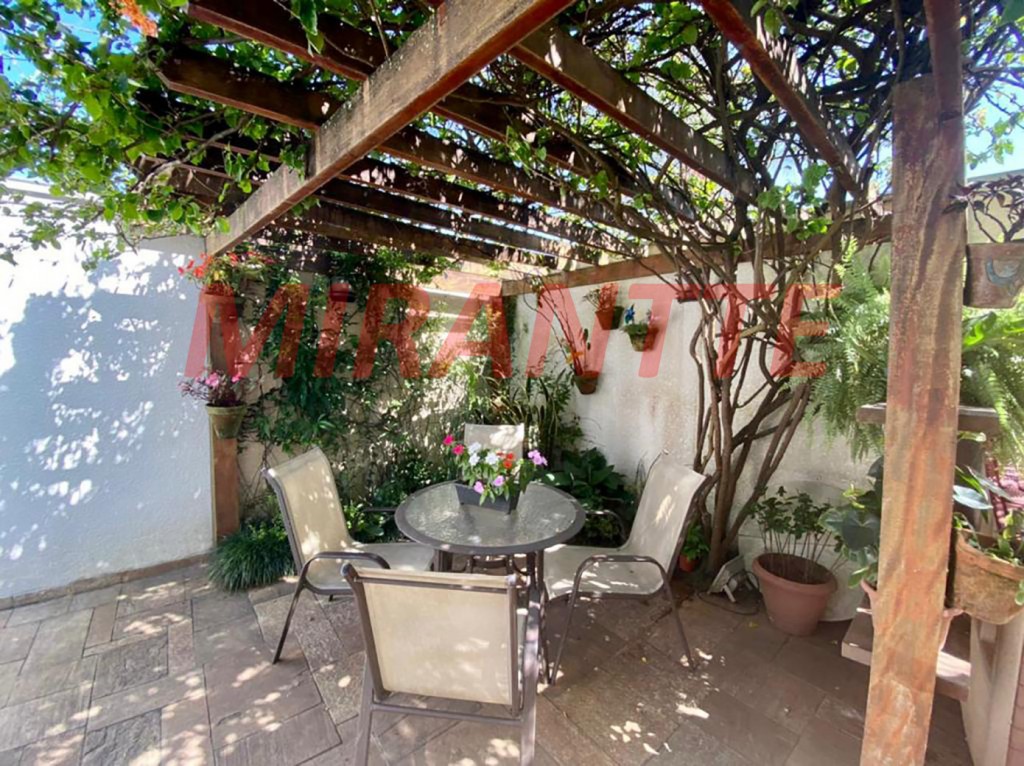Cond. fechado de 400m² com 4 quartos em Horto Florestal