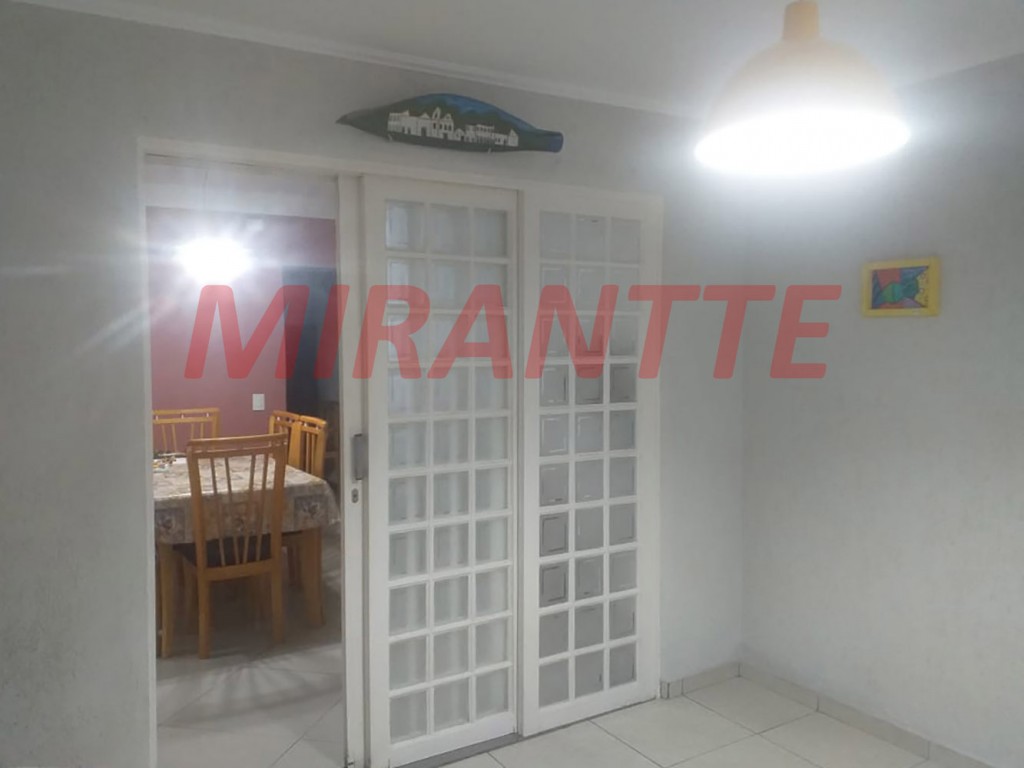 Sobrado de 250m² com 4 quartos em Camargos