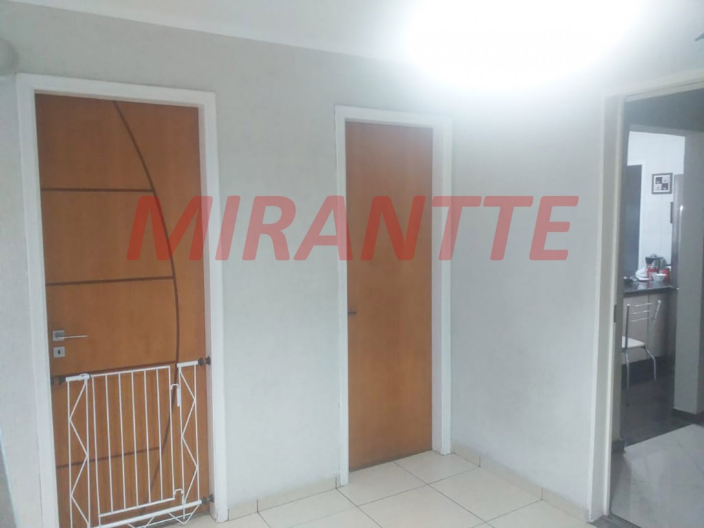 Sobrado de 250m² com 4 quartos em Camargos