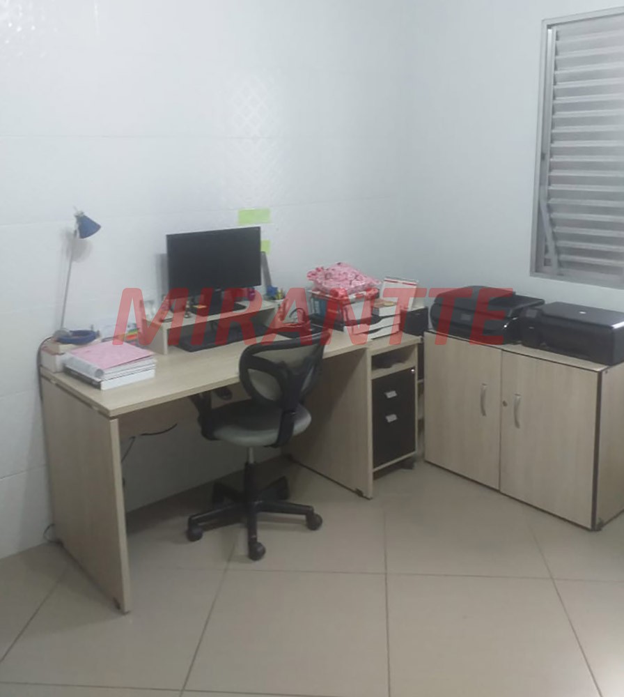 Sobrado de 250m² com 4 quartos em Camargos