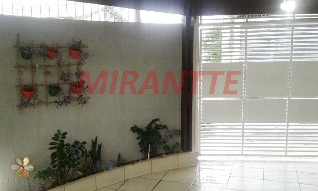 Sobrado de 250m² com 4 quartos em Camargos