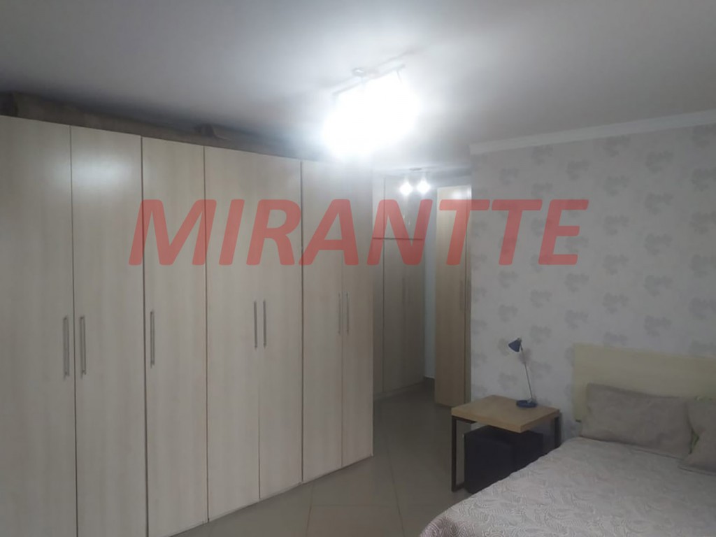Sobrado de 250m² com 4 quartos em Camargos