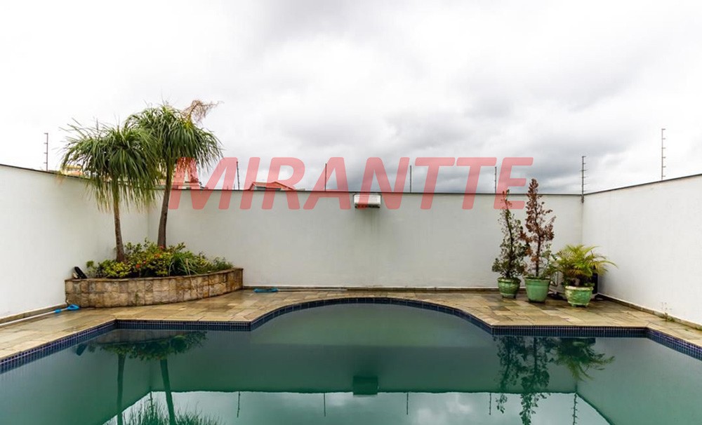 Sobrado de 600m² com 3 quartos em Jardim Guapíra