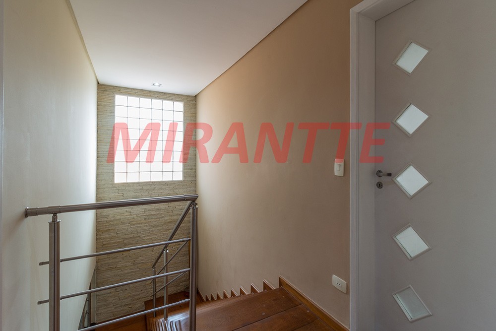 Sobrado de 420m² com 3 quartos em Parque Vitória