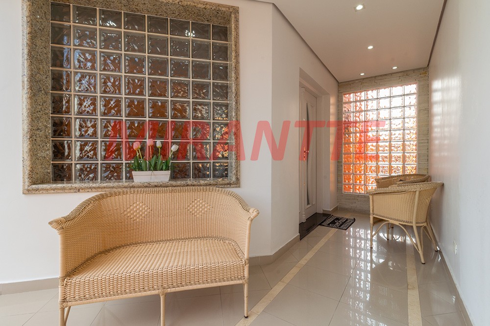Sobrado de 420m² com 3 quartos em Parque Vitória