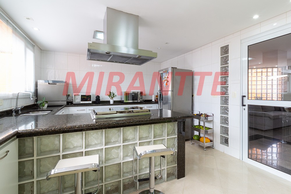 Sobrado de 420m² com 3 quartos em Parque Vitória