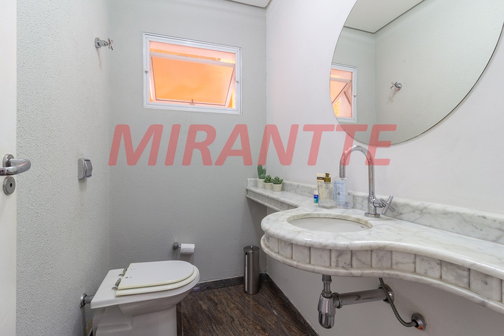 Sobrado de 420m² com 3 quartos em Parque Vitória