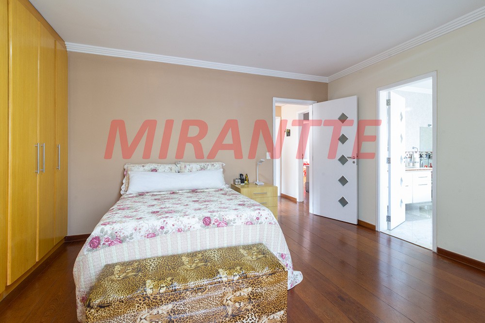 Sobrado de 420m² com 3 quartos em Parque Vitória