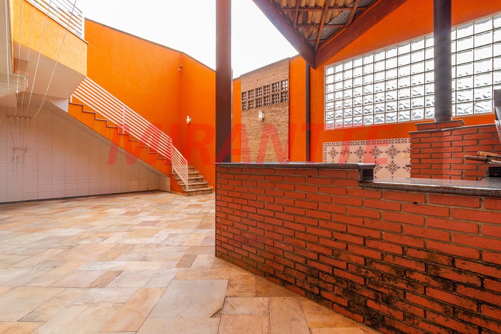 Sobrado de 420m² com 3 quartos em Parque Vitória