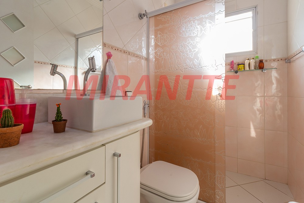 Sobrado de 420m² com 3 quartos em Parque Vitória
