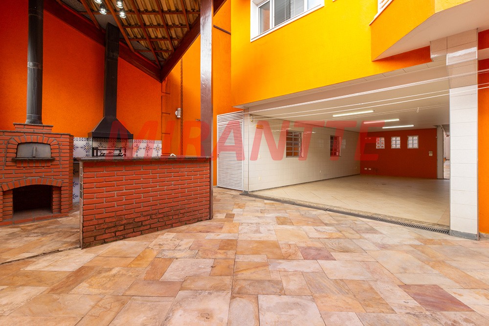 Sobrado de 420m² com 3 quartos em Parque Vitória