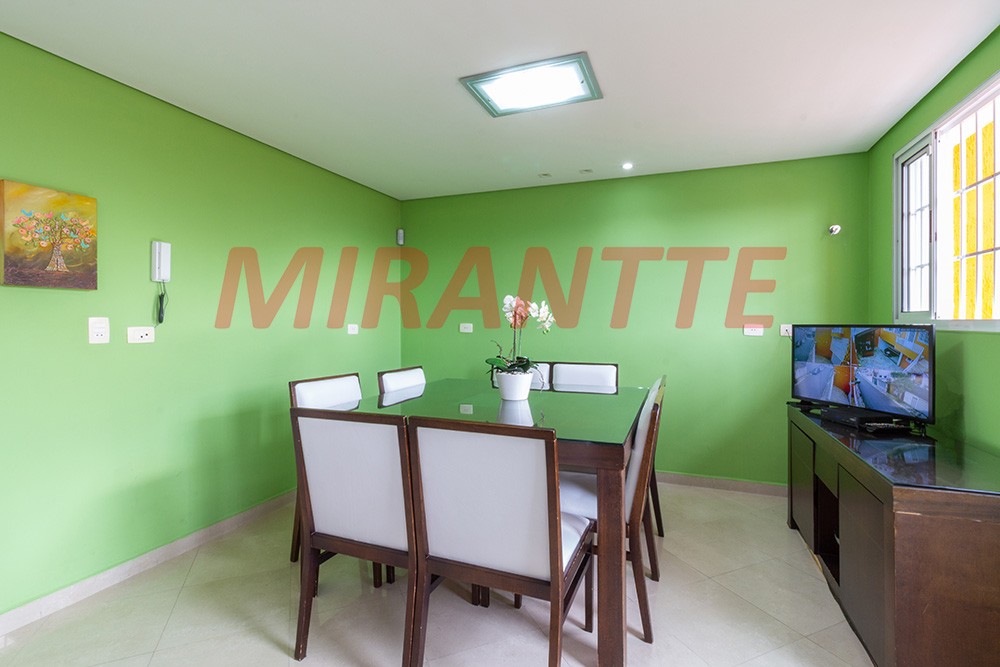 Sobrado de 420m² com 3 quartos em Parque Vitória
