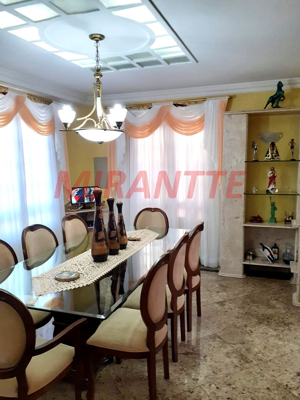 Sobrado de 200m² com 3 quartos em Vila Rosália