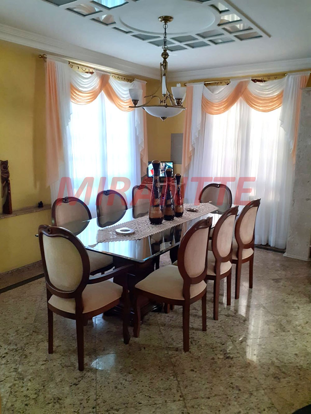Sobrado de 200m² com 3 quartos em Vila Rosália