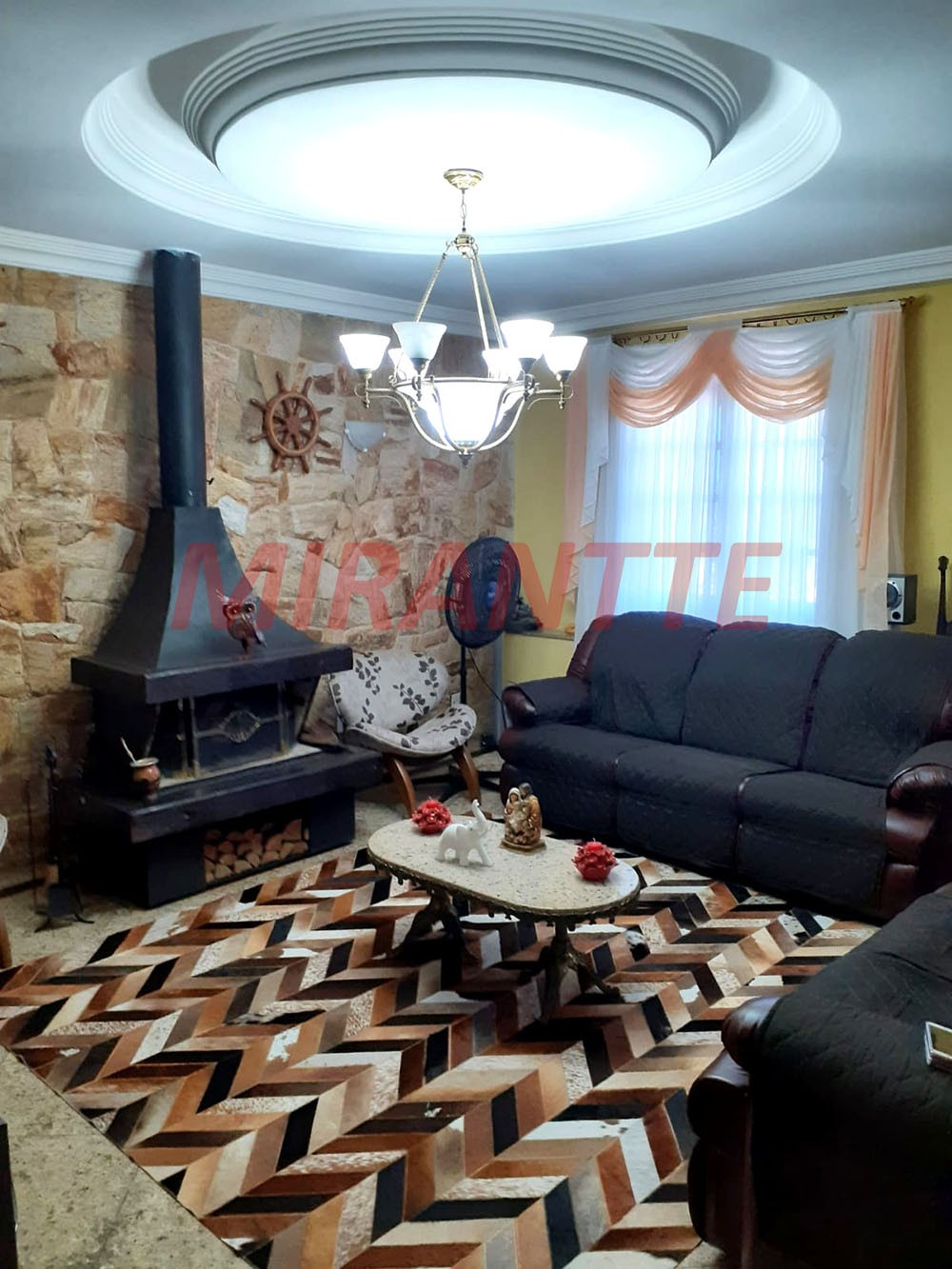 Sobrado de 200m² com 3 quartos em Vila Rosália