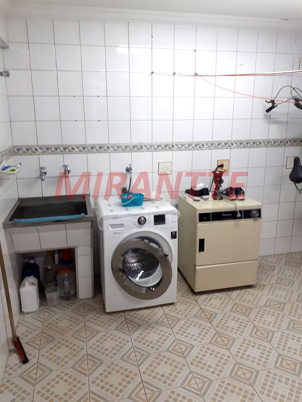 Sobrado de 200m² com 3 quartos em Vila Rosália