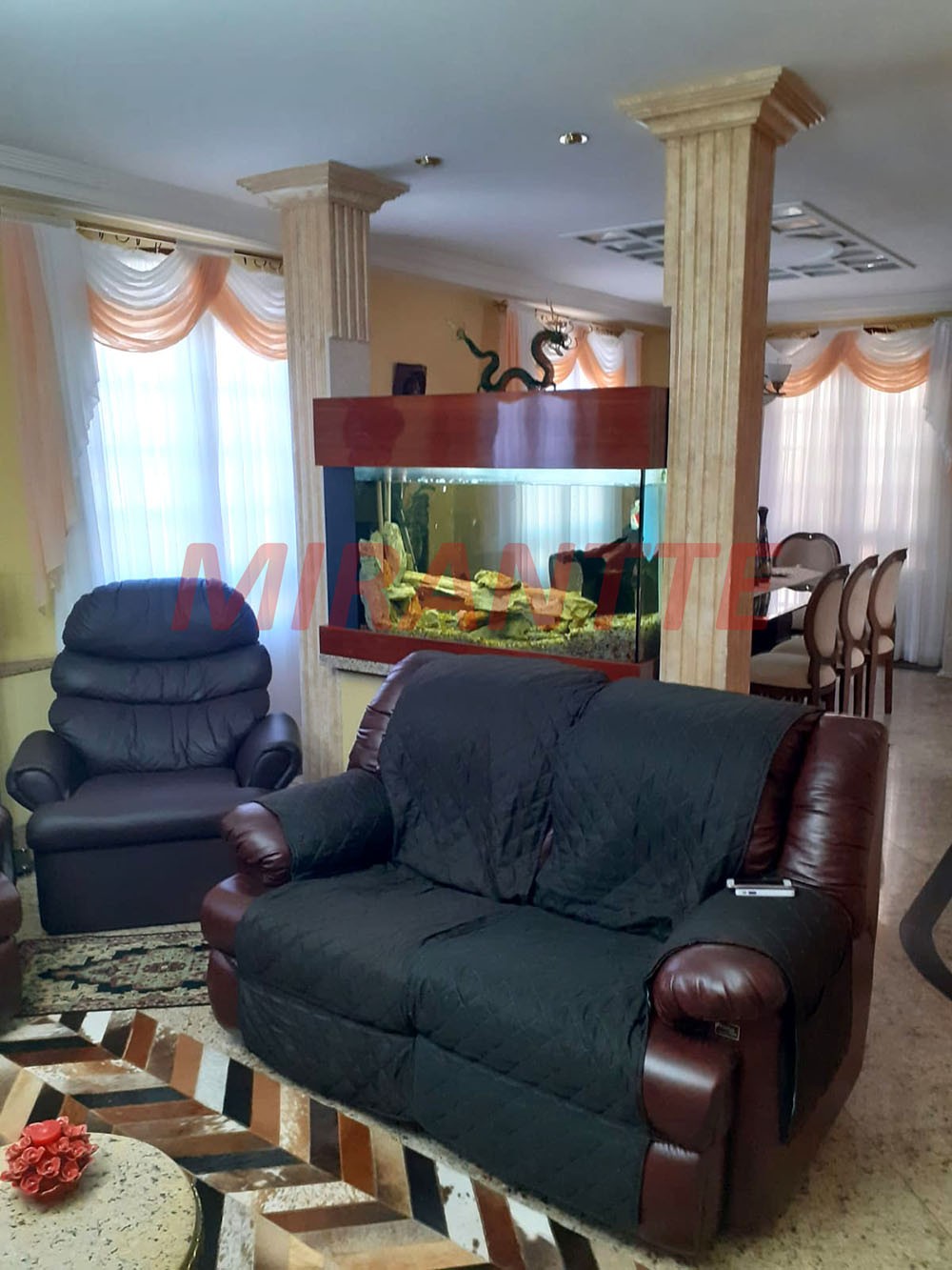 Sobrado de 200m² com 3 quartos em Vila Rosália