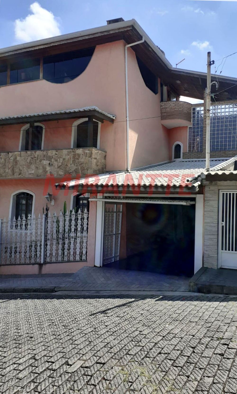Sobrado de 200m² com 3 quartos em Vila Rosália
