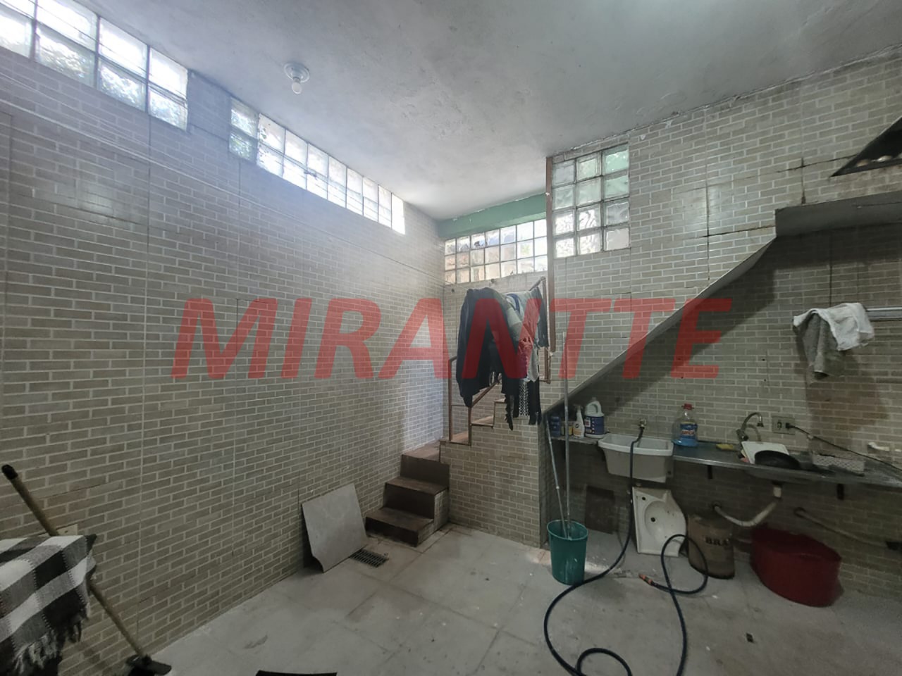 Sobrado de 230m² com 4 quartos em Santana