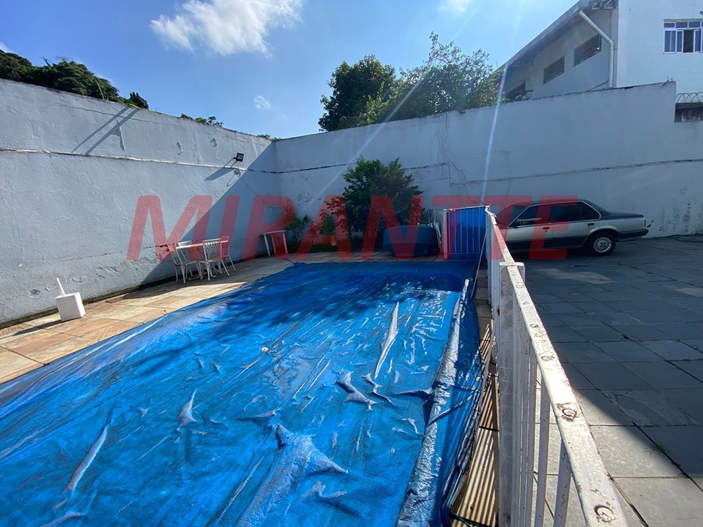 Sobrado de 180m² com 4 quartos em Vila Nilo