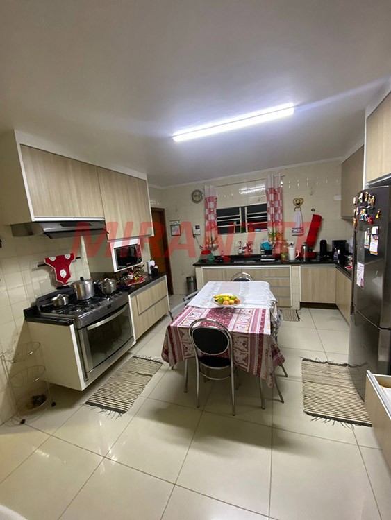Sobrado de 180m² com 4 quartos em Vila Nilo