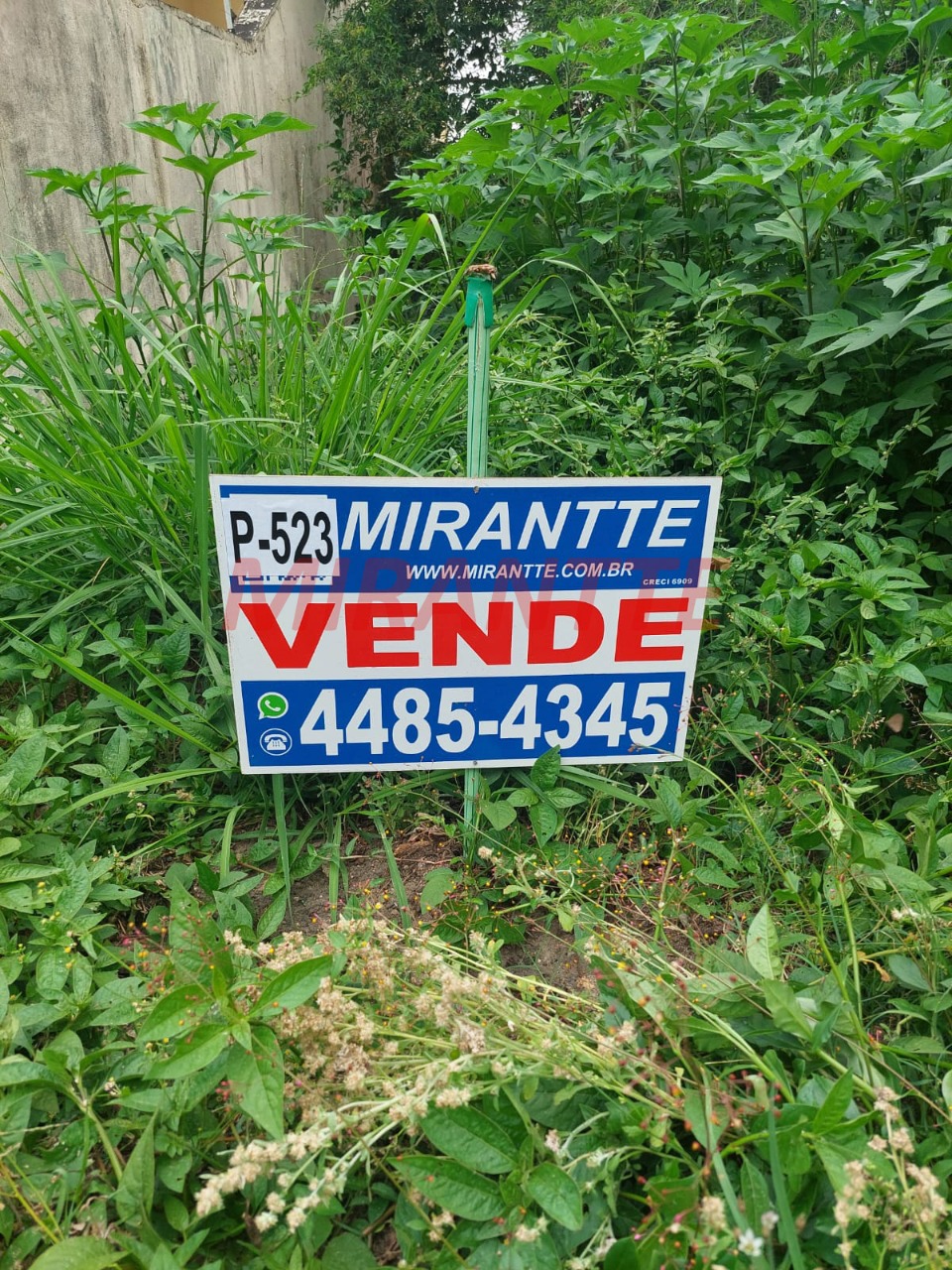 Terreno de 394m² em Jardim Daysy