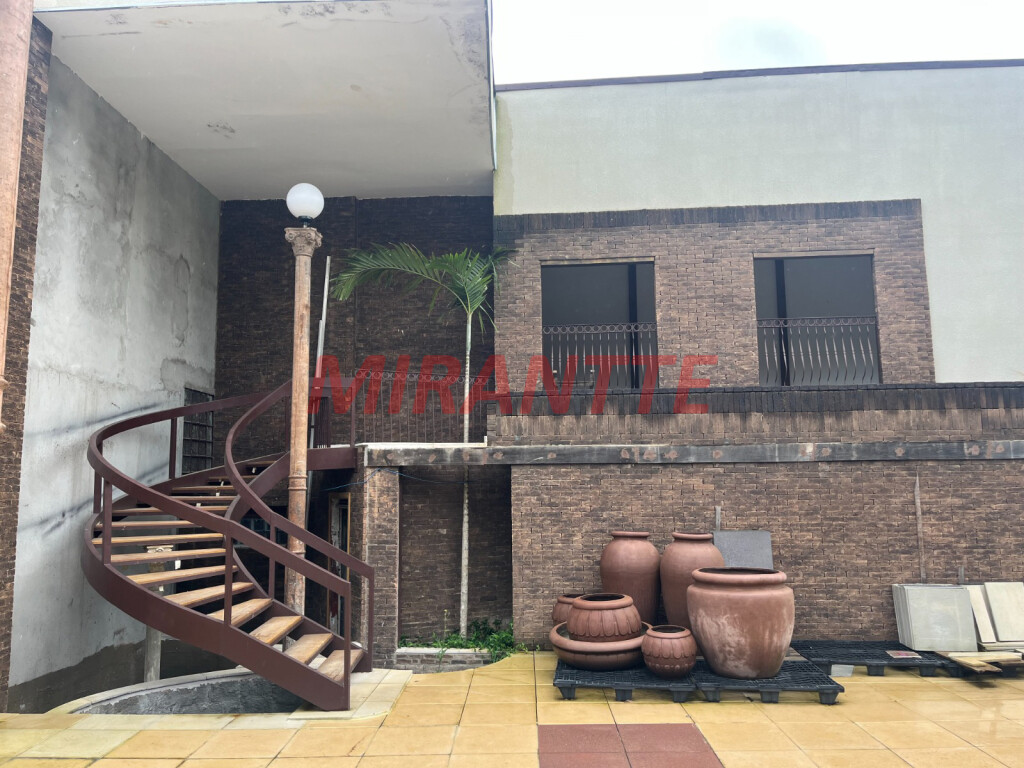 Terreno de 2000m² em Serra da Cantareira